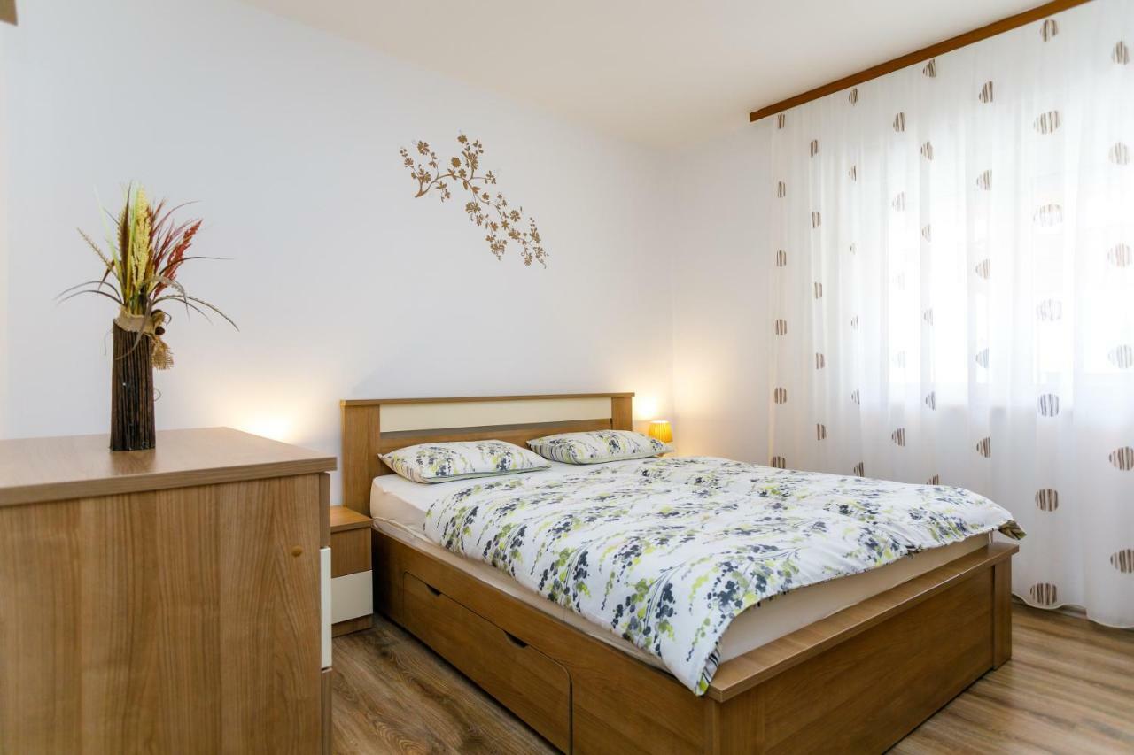 Holiday House Snjezana Krk Town Zewnętrze zdjęcie